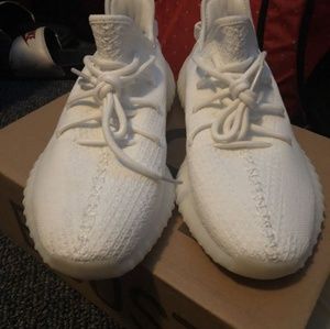 Yeezys Boost Cream white